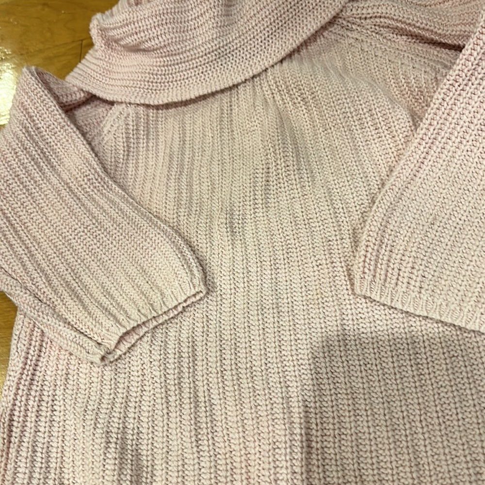 Old navy 4 t long sleeve sweater top good condition - Picture 2 of 3